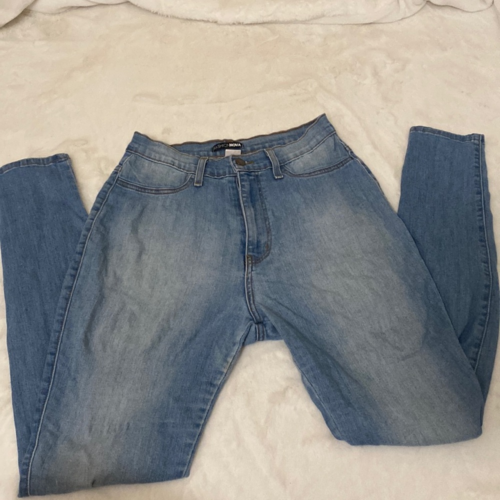Super flattering fashion nova skinny jeans
